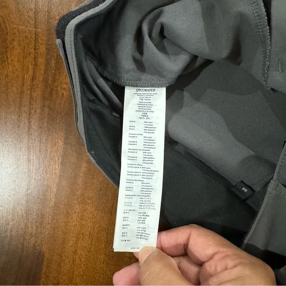 Specialized Andorra Comp Shorts Size Medium - Picture 4 of 7